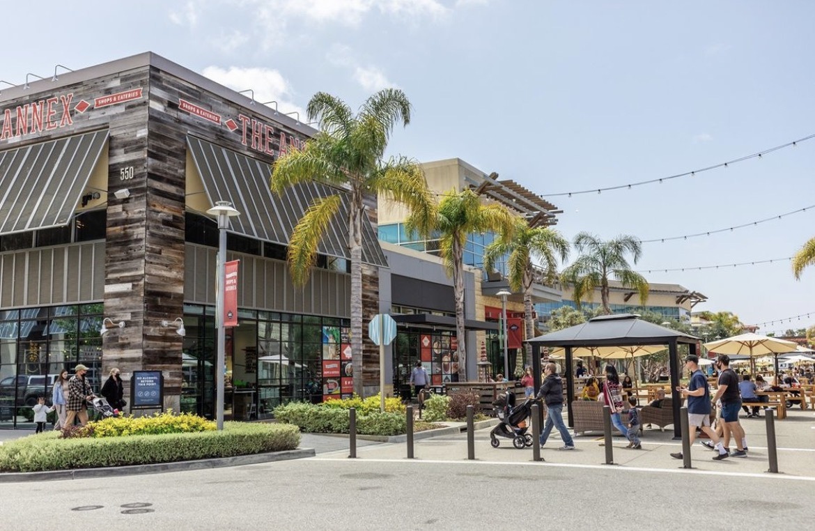 Barefoot Dreams at Camarillo Premium Outlets® - A Shopping Center