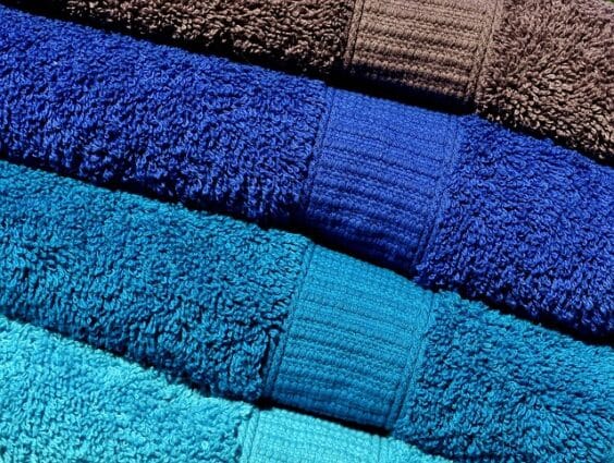 Packing your own towels reduce water consumption and environmental impact when traveling.