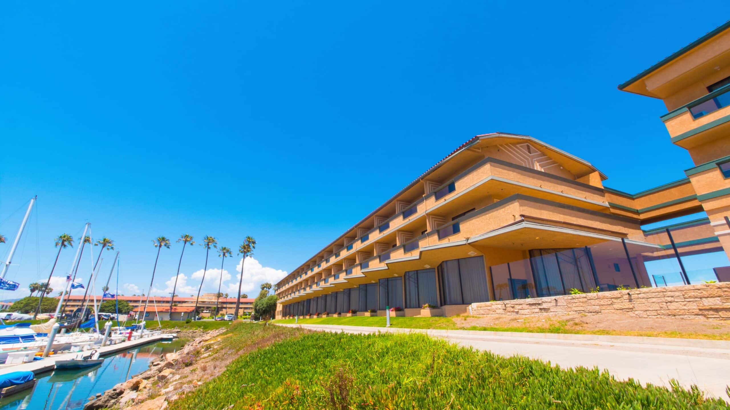 Holiday Inn Express & Suites Ventura Harbor