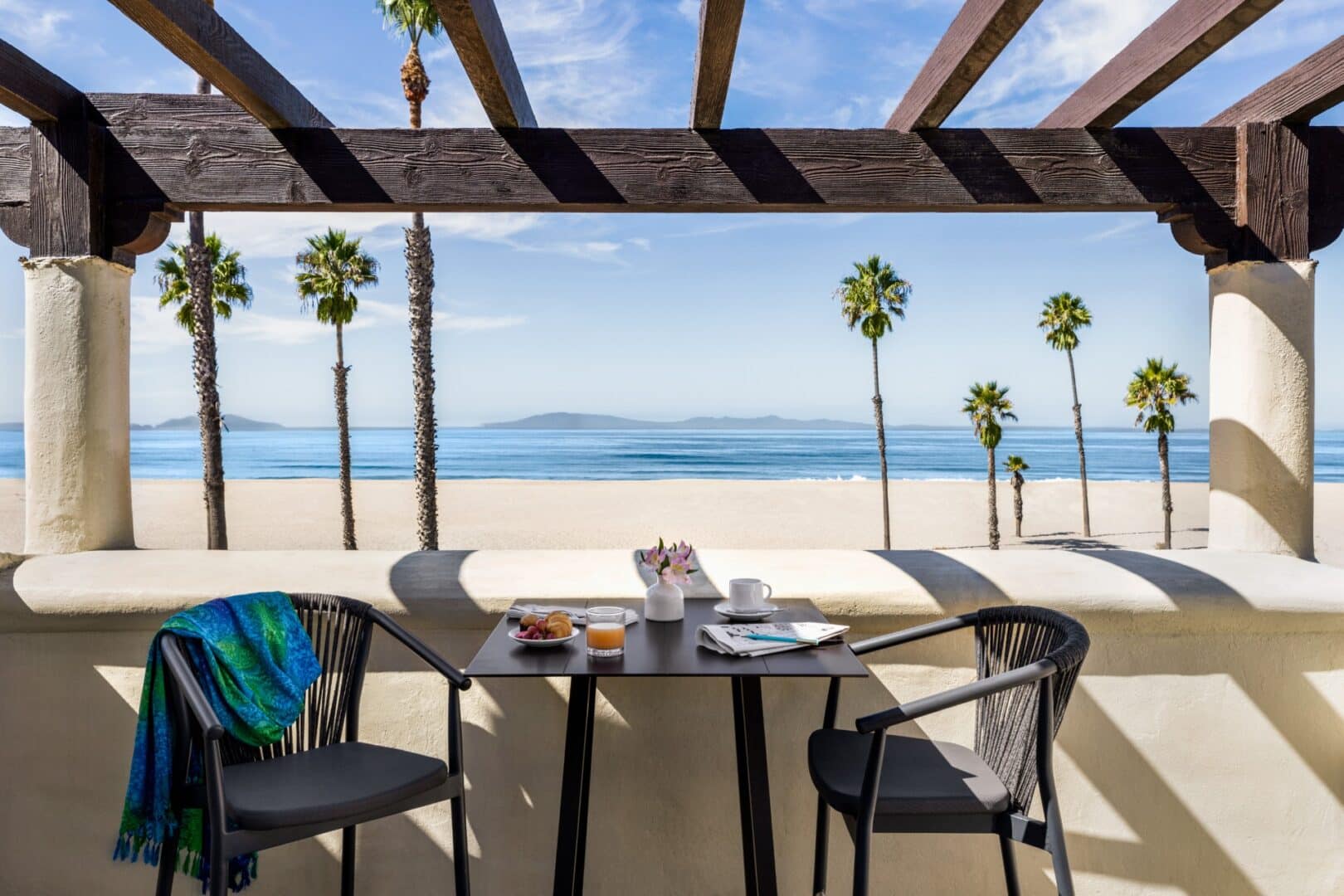 Hotels, Motels, and Places to stay in Ventura County Coast. 
