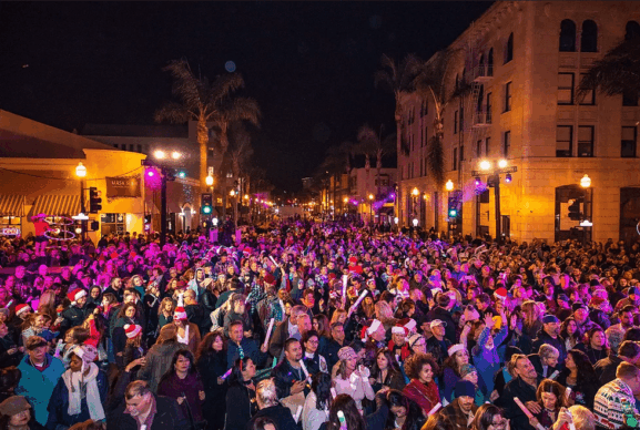 winter wine walk and holiday fair